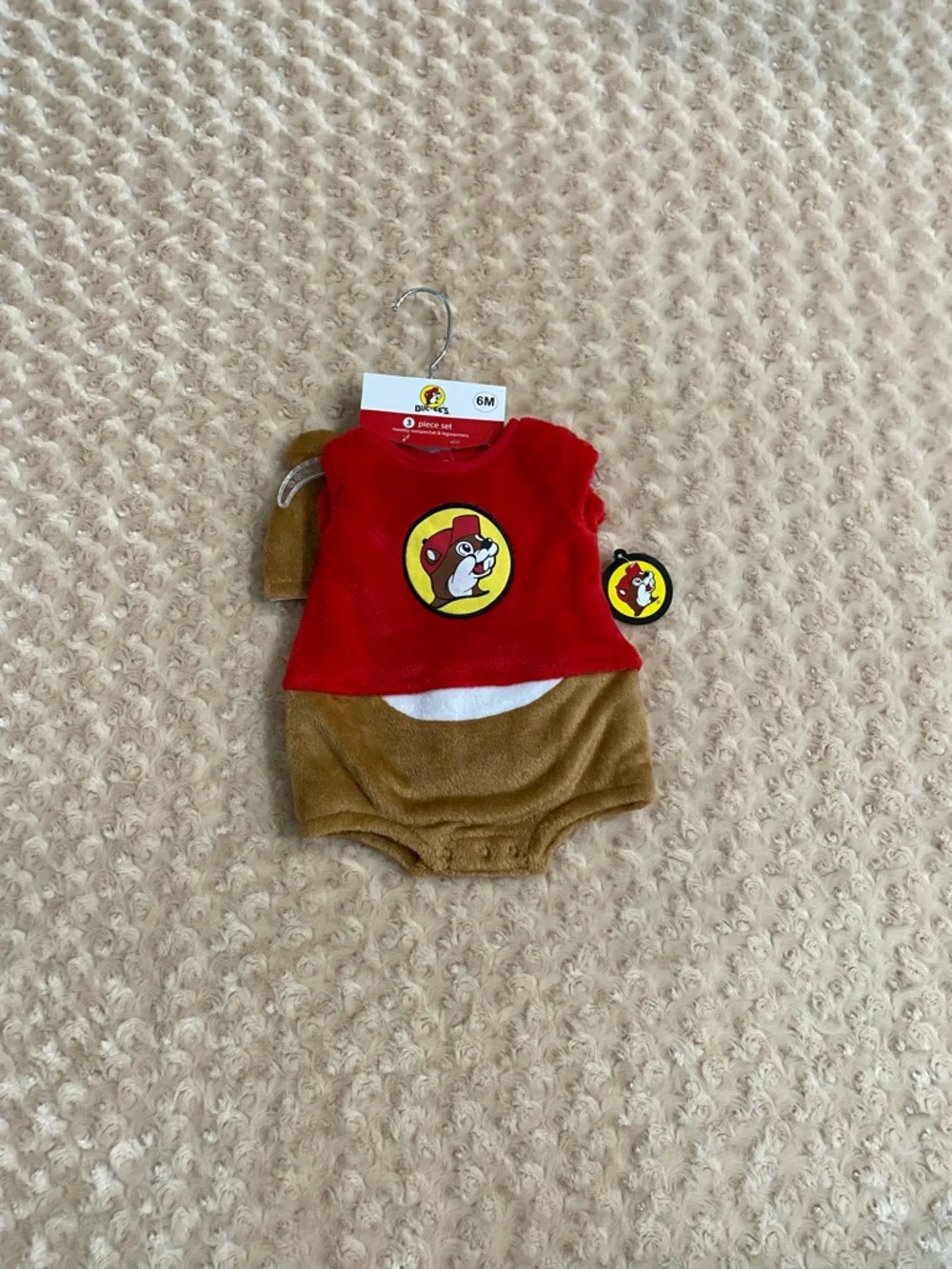 New Buc-ee's 3-piece 6M beaver onesie, fuzzy rompers,with hat,socks - Picture 2 of 5
